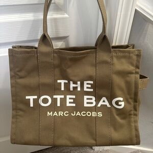 Large Marc Jacob tote bag like new only used 2 times